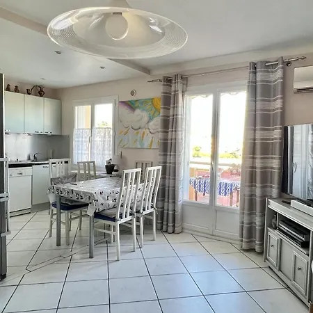 Apartment 2 With Sea View *